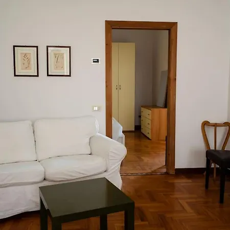 Spacious In Strategic Location -