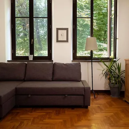 Apartment Spacious In Strategic Location -