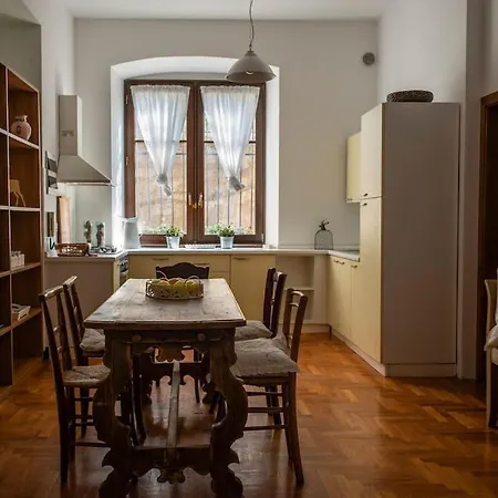 Apartament Spacious In Strategic Location - *