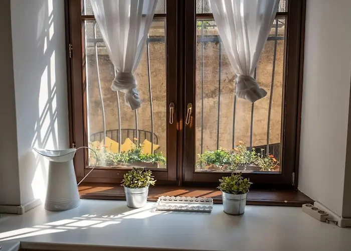 Spacious In Strategic Location -