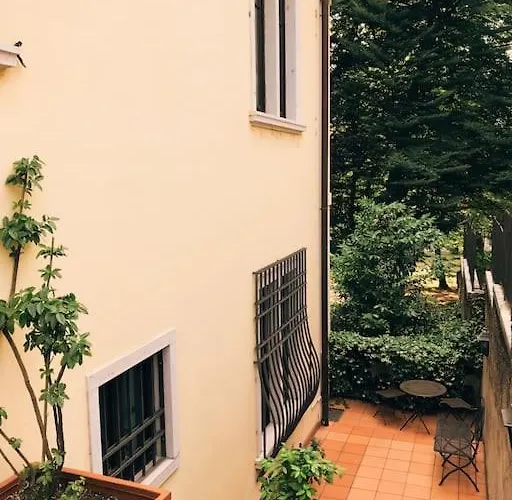 Spacious In Strategic Location -